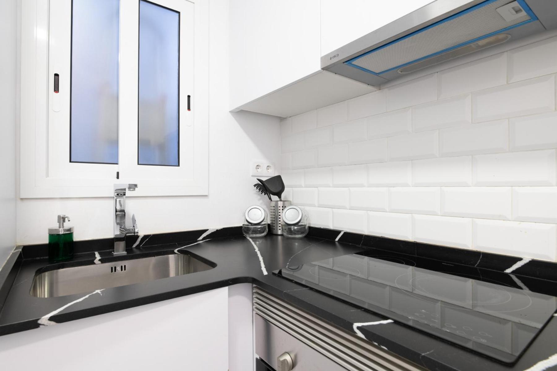 Apartamento Nuevo Con Encanto En Sagrada Familia Barcelona Luaran gambar