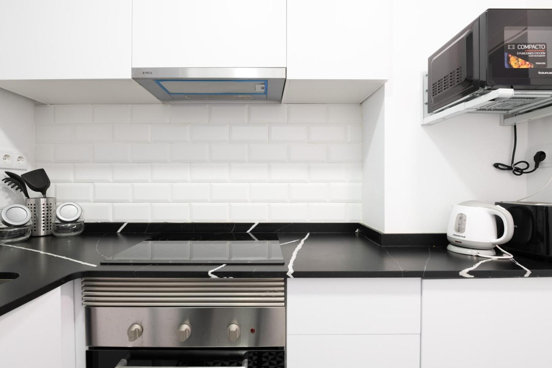Apartamento Nuevo Con Encanto En Sagrada Familia Barcelona Luaran gambar